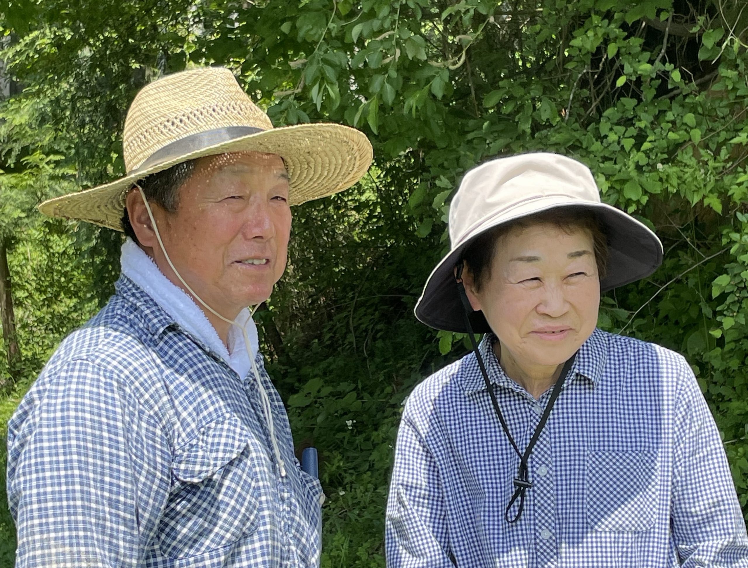 写真:根本定雄・千代ご夫妻